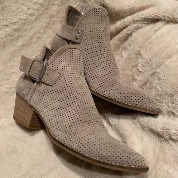 Dolce Vita Booties - Picture 1 of 4